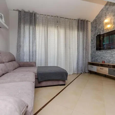 Dora Apartament
