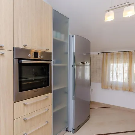 Dora Apartman *