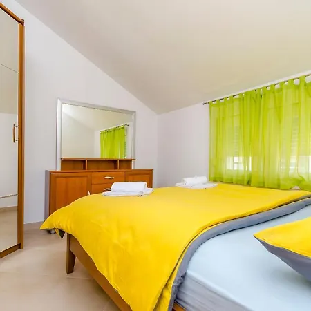 Dora Apartman