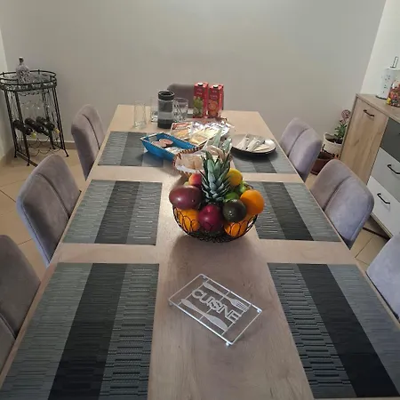 Dora Apartman